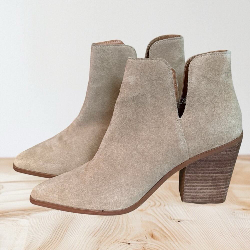 Lisa Vicky Camel Tan Split Suede Ankle Booties Women's Size 9.5 M Chelsea Boot